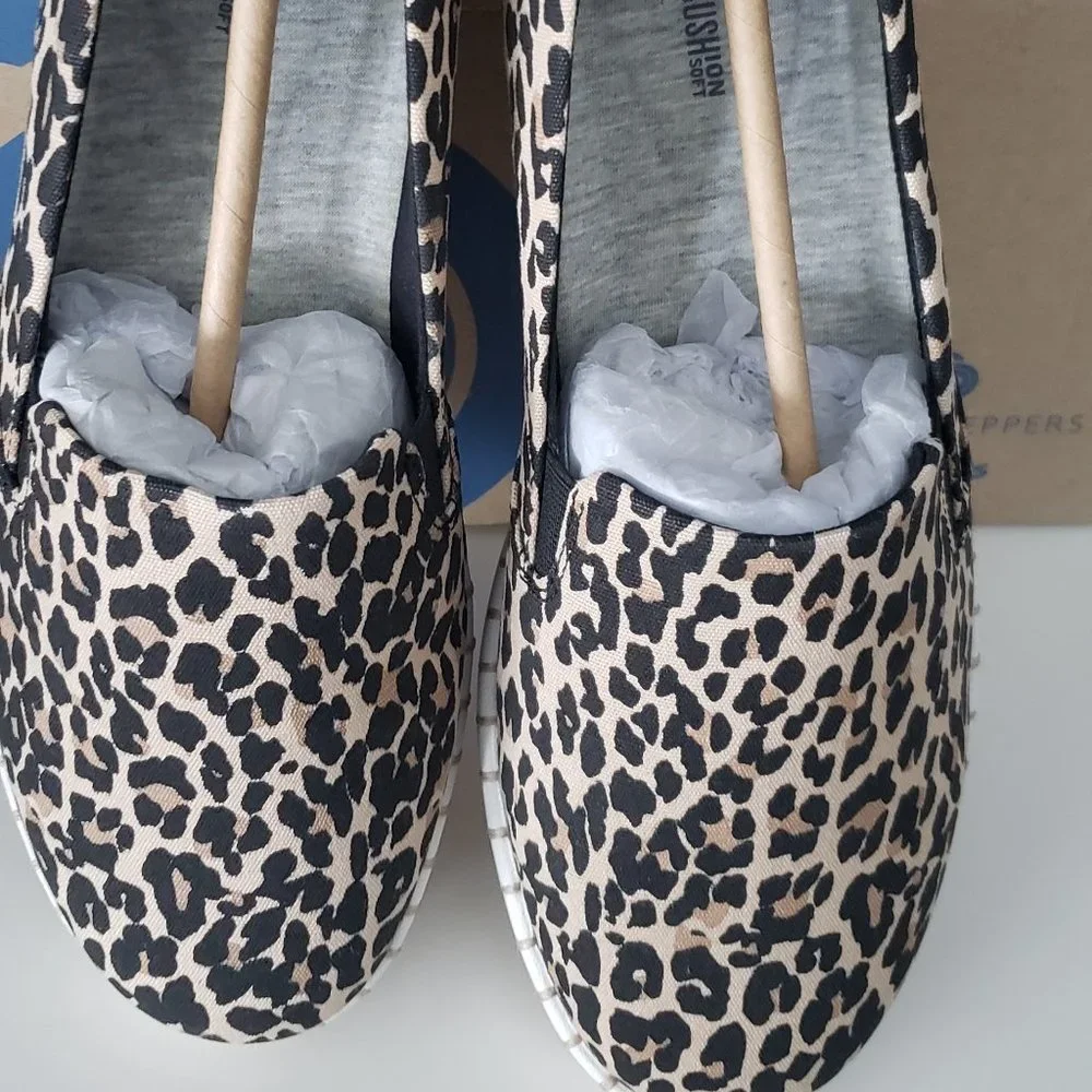 NWT: Clarks Women's Step Glow Jade Loafer Flat, Leopard Print  Size 9W - Picture 3 of 9